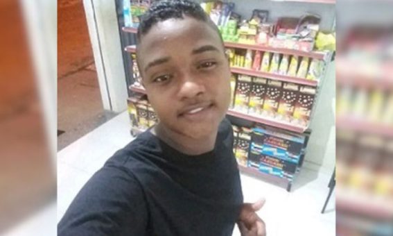 IBIRATAIA JOVEM DE 22 ANOS É MORTO A TIROS EM PRAÇA PÚBLICA Ubaitaba