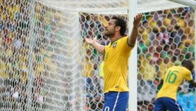 Fred-torcida-levantar-apoiar-Selecao_ACRIMA20140617_0114_23