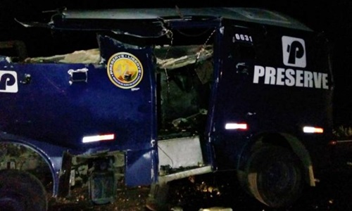 Quadrilha explode carro-forte na BR-407 em Juazeiro