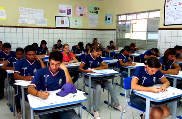 Aulas em todas as escolas estaduais da Bahia são mantidas