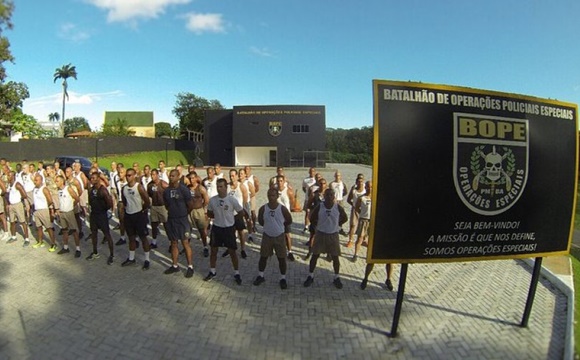 O quadro de saúde do soldado é estável, porém delicado.