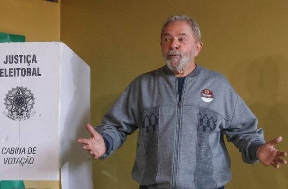 Lula é impedido de votar na cadeia