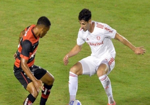 VITÓRIA PERDE EM CASA E SE COMPLICA NA COPA DO BRASIL - Ubaitaba Urgente
