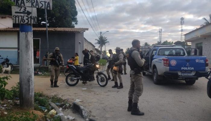 Policiamento reforçado em bairro de Santa Cruz Cabrália.