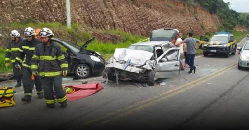 A PRF informou que as duas eram passageiras de um dos carros.