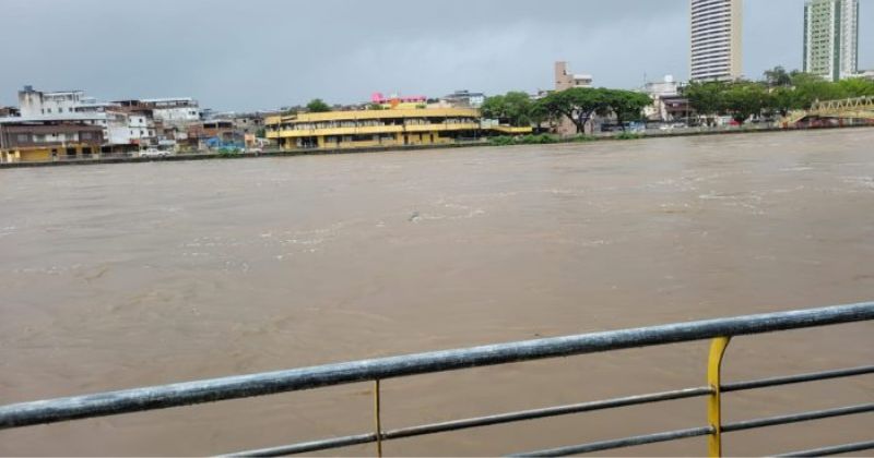 Água no Rio Cachoeira subiu nove metros, segundo a Defesa Civil de Itabuna || Foto Pimenta