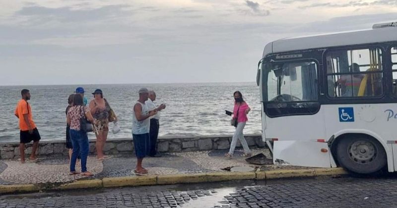 Passageiros ficaram desesperados; eles reclamam de veículos sucateados