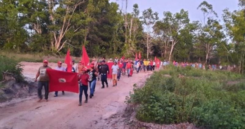 MST invade fazendas no Extremo Sul da Bahia.