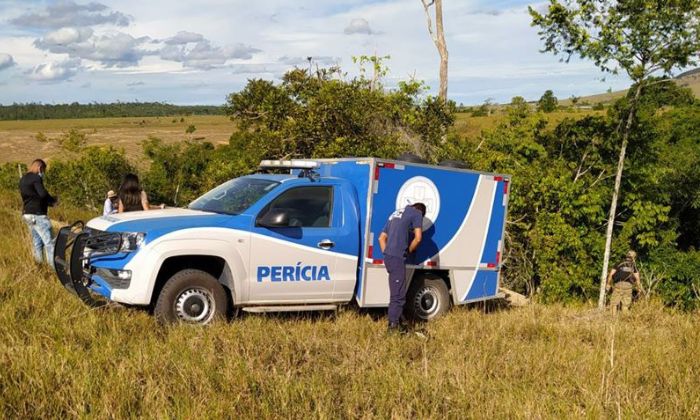 O suspeito do crime, ainda não foi localizado pela polícia.