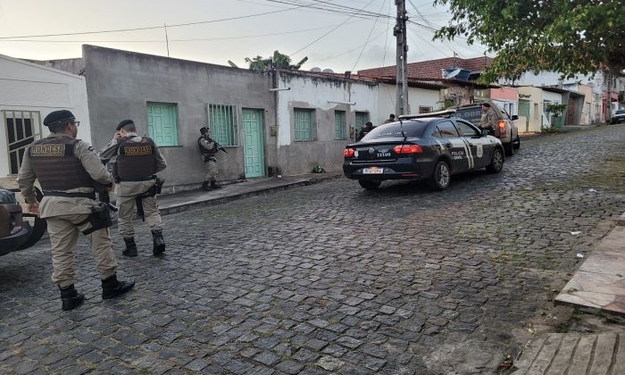 Polícia realiza mega-operação || Foto Natália Verena