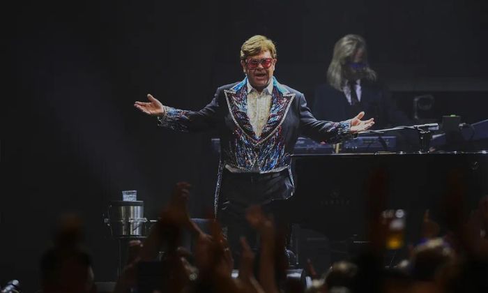 Elton John no seu último show na Suécia — Foto: Caisa Rasmussen/AP