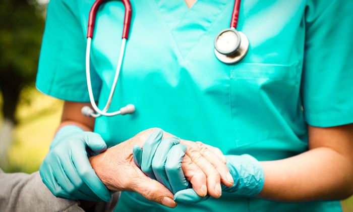 Piso da enfermagem entra em vigor para o setor privado