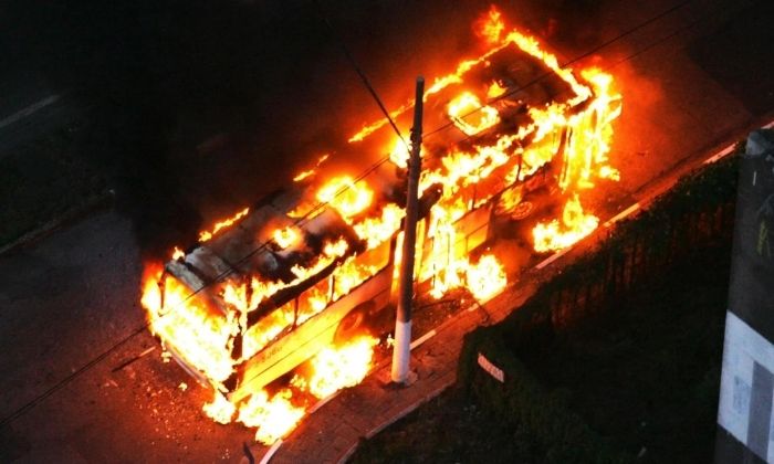 Esse é o dia com mais ônibus incendiados da história do RJ.