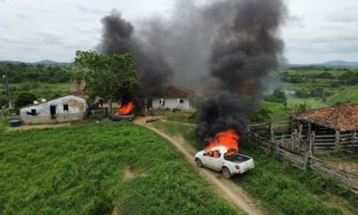 Mobilização de fazendeiros termina com índia morta e cacique baleado em Itapetinga