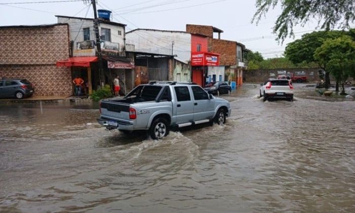 Prefeitura baiana cria comitê de crise após chuvas; foram 120 mm entre tarde de sexta e madrugada deste sábado