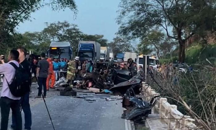 Sobe para 8 o número de vítimas em acidente com ônibus em Minas Gerais