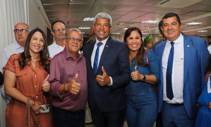 Oposição de Dias D'Ávila tem encontro com governador e almoço com vários deputados