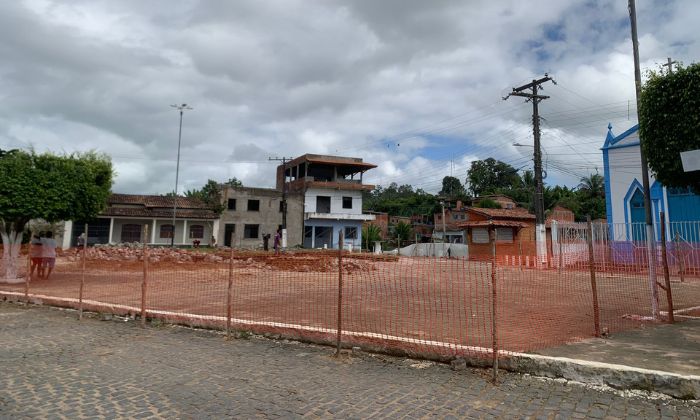 Prefeitura inicia obras e serviços de requalificação da Praça de Faisqueira