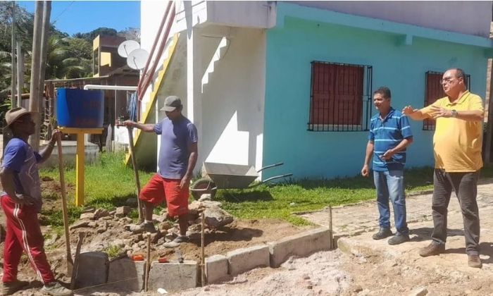 Prefeito Moacyr Leite vistoria obras de pavimentação em Serra Grande 