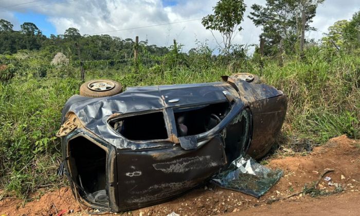 Produtor rural de 66 anos morre após carro capotar na zona rural de Itaquara 