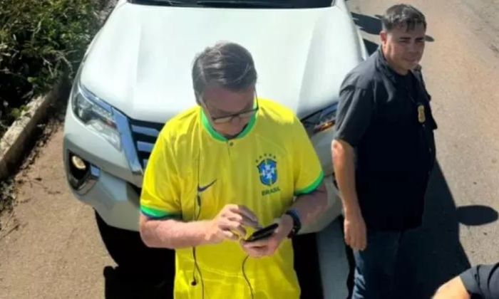 Ex-presidente Bolsonaro fica “retido” em rodovia do Pará após protesto contra ele