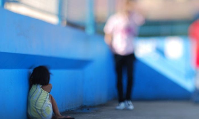 Professora amarra e cala criança em creche de Fernando de Noronha