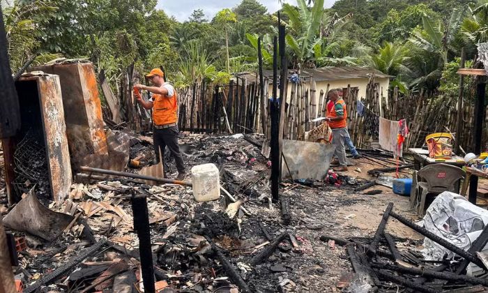 Incêndio em residência mata três pessoas em Lauro de Freitas