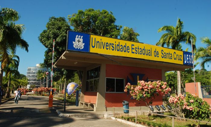 Professores das Universidades Estaduais da Bahia realizaram paralisação de 24