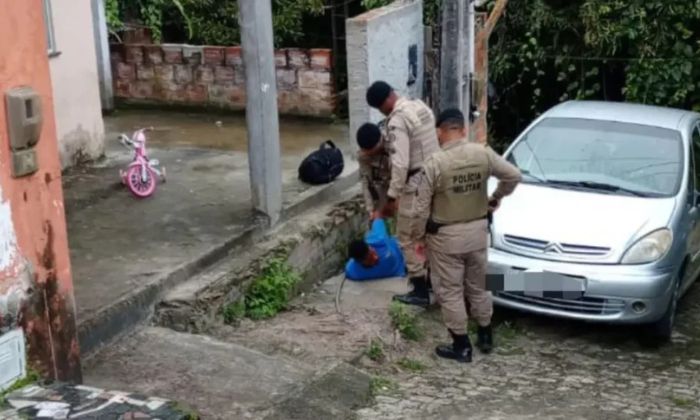 Homem mata sogra a facadas e deixa esposa e cunhada gravemente ferida em Santo Antônio de Jesus