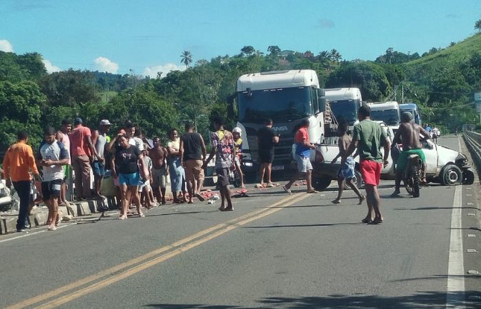 Acidente grave interdita ponte da BR-101 entre Ubaitaba e Aurelino Leal