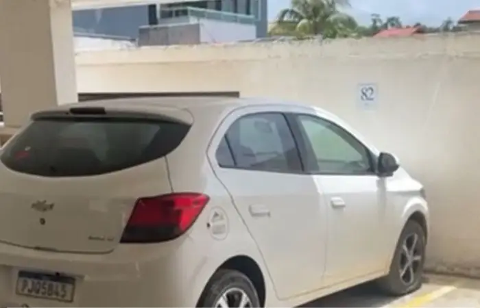 Chevrolet Onix, foi furtado no bairro Alto da Bela Vista.