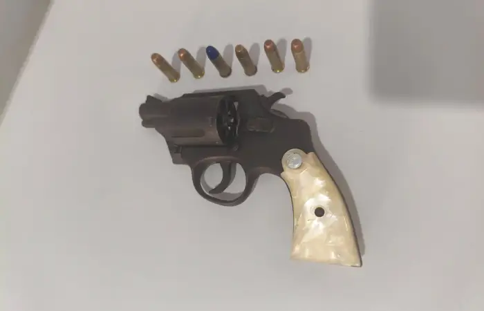 Adolescente levou arma para o colégio - Crédito: Reprodução/ PM