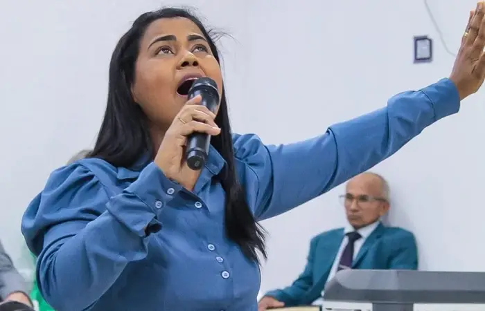 Crédito: Reprodução/Instagram @anacleziaelaudiceiaofc