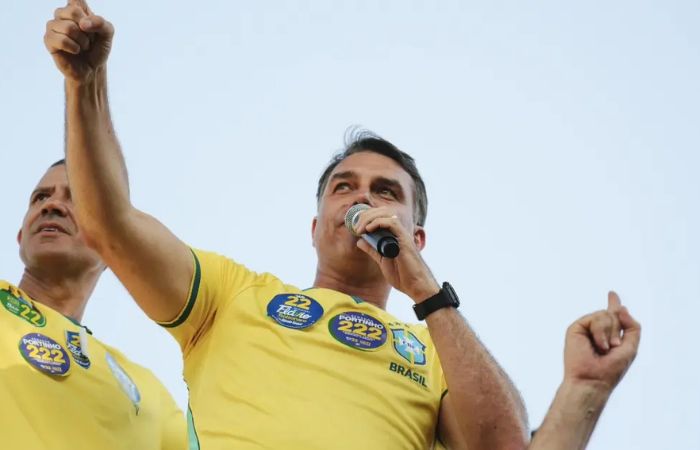 Crédito: Charles Vieira / Campanha Flávio Bolsonaro