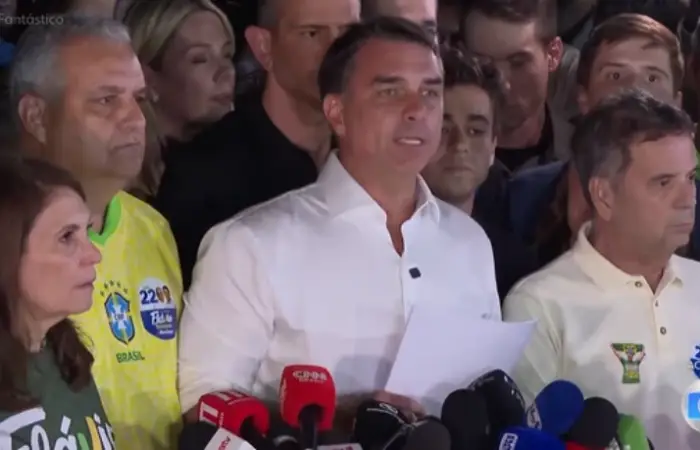 Flávio Bolsonaro não aceitou a derrota - Crédito: Reprodução